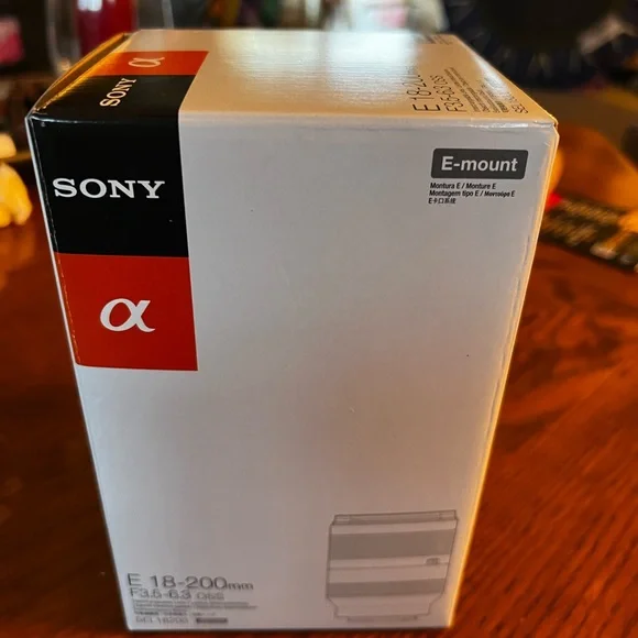 Sony 18-200mm f/3.5-6.3 OSS Lens, EF Mount, Sony Alpha SEL18200 Free Shipping! - Picture 14 of 15